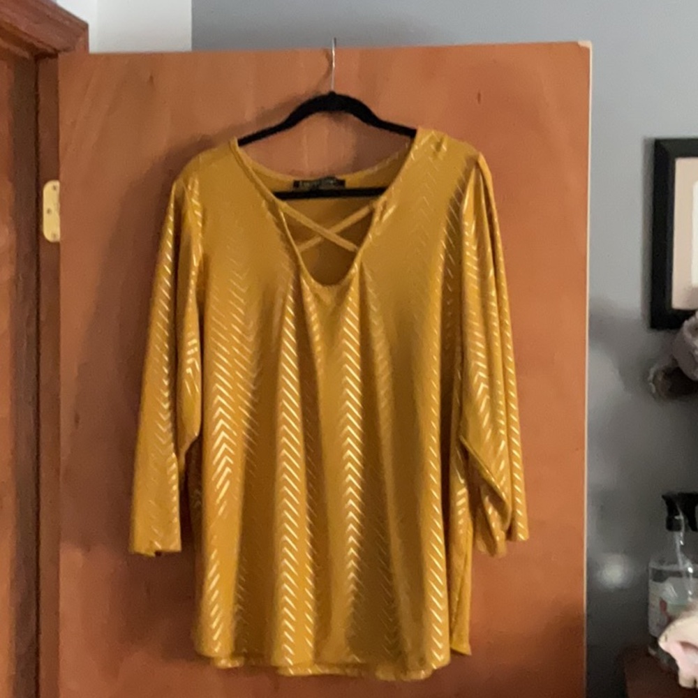 Gold with Gold metallic design 3/4 length sleeves